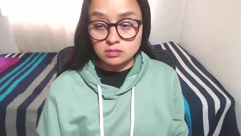 Zoe online show from 09/17/25, 03:46