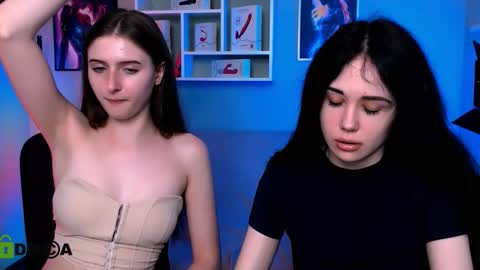 Snapshot of nekky_mouse chatting on 09/14/25, 02:16 Meow online show from 09/14/25, 02:16