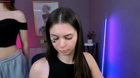 Snapshot of nekky_mouse chatting on 11/24/25, 10:26 Meow online show from 11/24/25, 10:26