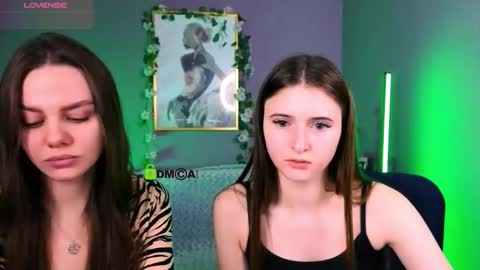 Snapshot of nekky_mouse chatting on 11/29/25, 11:35 Meow online show from 11/29/25, 11:35