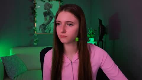 Snapshot of nekky_mouse chatting on 12/04/25, 10:24 Meow online show from 12/04/25, 10:24