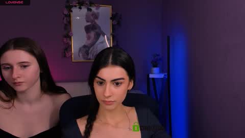 Snapshot of nekky_mouse chatting on 12/15/25, 10:19 Meow online show from 12/15/25, 10:19