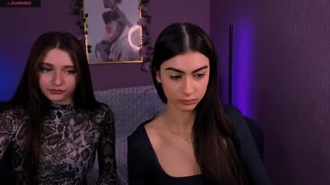 Snapshot of nekky_mouse chatting on 12/21/25, 10:33 Meow online show from 12/21/25, 10:33