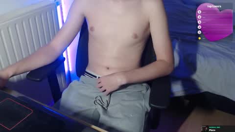 Snapshot of nelan0 chatting on 09/22/25, 08:44 Nelan online show from 09/22/25, 08:44