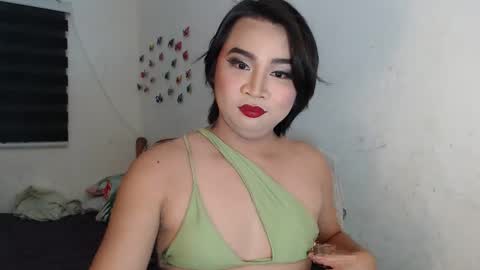 Snapshot of nellathegoodcummer chatting on 10/25/25, 01:51 nellathegoodcummer online show from 10/25/25, 01:51