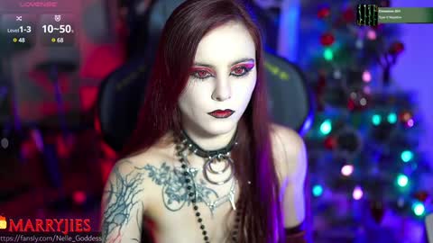 Snapshot of nelle_ chatting on 01/02/25, 10:48    online show from 01/02/25, 10:48