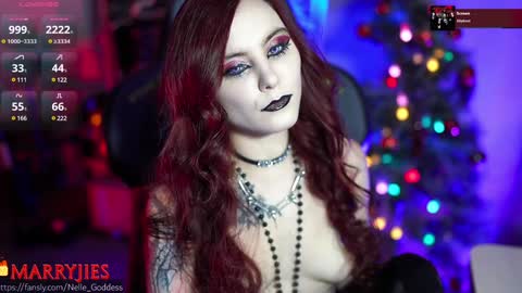 Snapshot of nelle_ chatting on 01/07/25, 09:40    online show from 01/07/25, 09:40