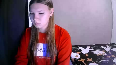 Nelli online show from 11/19/25, 12:16