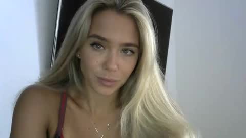Snapshot of nelly_fortu chatting on 04/25/26, 11:13 nelly_fortu online show from 04/25/26, 11:13