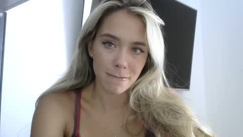 Snapshot of nelly_fortu chatting on 05/09/26, 10:53 nelly_fortu online show from 05/09/26, 10:53