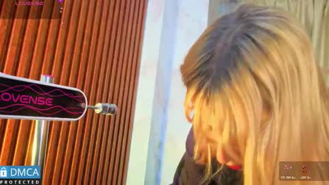 Snapshot of nena_cupcake_ chatting on 03/13/26, 11:17 Salome Nena cupcake online show from 03/13/26, 11:17