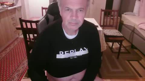 neno89654 online show from 10/27/25, 06:12