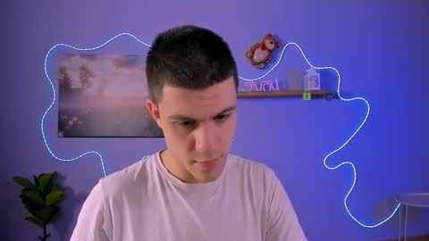 neo_raze_ online show from 03/19/26, 07:29