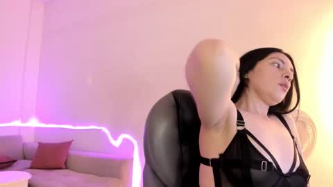 Snapshot of neo_sarah_ chatting on 11/09/25, 06:33 Sarah online show from 11/09/25, 06:33