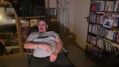 Snapshot of neofleet chatting on 10/28/25, 09:17 Alex online show from 10/28/25, 09:17