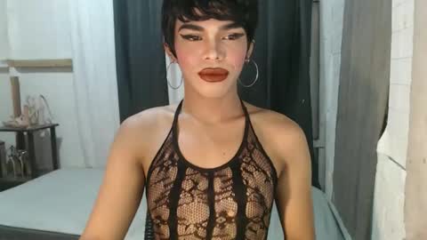 neomi online show from 10/28/25, 08:07