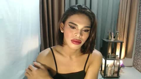 neomi online show from 03/25/26, 06:36