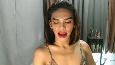 Snapshot of neomi_hardcock chatting on 06/22/26, 10:40 neomi online show from 06/22/26, 10:40