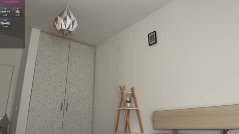 maeve  online show from 12/04/24, 09:13