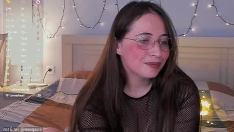 Snapshot of neonquack chatting on 12/29/24, 04:51 Riley online show from 12/29/24, 04:51