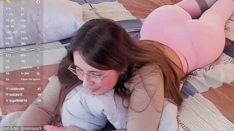 Snapshot of neonquack chatting on 01/30/25, 02:58 Riley online show from 01/30/25, 02:58