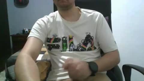 Snapshot of nerdxxx94 chatting on 01/15/26, 05:23 MrBull online show from 01/15/26, 05:23