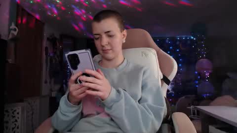 Snapshot of nerdy_squirty chatting on 12/17/24, 06:35 NerdySquirty online show from 12/17/24, 06:35