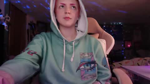 Snapshot of nerdy_squirty chatting on 03/07/25, 05:18 NerdySquirty online show from 03/07/25, 05:18