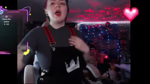 Snapshot of nerdy_squirty chatting on 06/12/26, 04:33 NerdySquirty online show from 06/12/26, 04:33