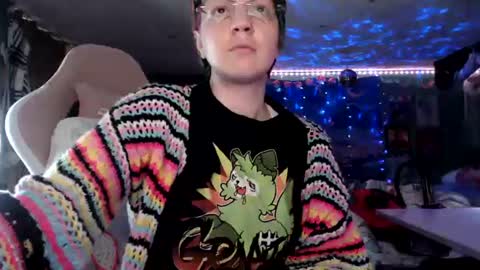 Snapshot of nerdy_squirty chatting on 06/17/26, 06:27 NerdySquirty online show from 06/17/26, 06:27