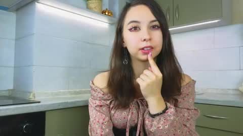 Snapshot of nerixalvire chatting on 05/11/26, 04:04 Emily online show from 05/11/26, 04:04