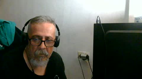 Snapshot of neron401 chatting on 06/15/26, 02:36 neron401 online show from 06/15/26, 02:36