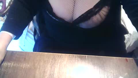 neslihan online show from 01/05/25, 10:08