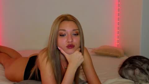 Nessa online show from 11/14/25, 08:18