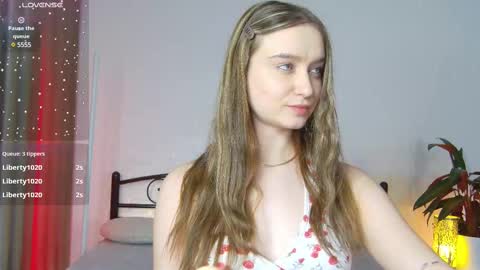 Snapshot of nestygrey chatting on 02/19/25, 06:00 Nesty online show from 02/19/25, 06:00