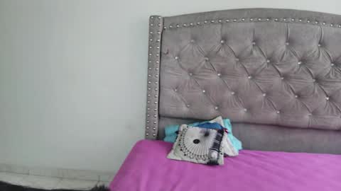 nesuko_kamado online show from 10/14/25, 04:19