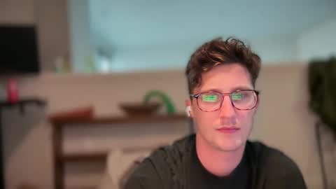 Snapshot of netflixhumanicorn chatting on 12/28/24, 05:03 RyRy online show from 12/28/24, 05:03