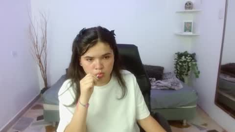 Snapshot of netsuki_ chatting on 02/28/26, 08:54 Netsuki online show from 02/28/26, 08:54