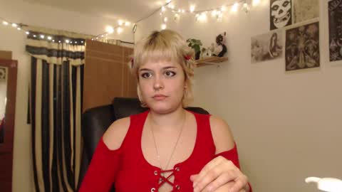 Snapshot of neurotic_witch chatting on 03/01/25, 08:56 Mar online show from 03/01/25, 08:56