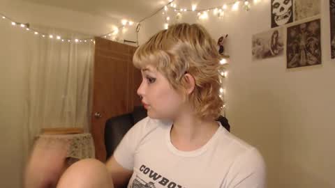 Snapshot of neurotic_witch chatting on 03/08/25, 09:17 Mar online show from 03/08/25, 09:17