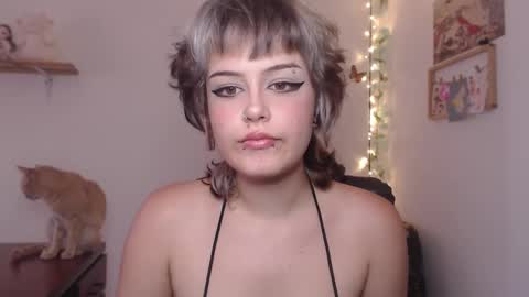 Snapshot of neurotic_witch chatting on 09/10/25, 07:25 Mar online show from 09/10/25, 07:25