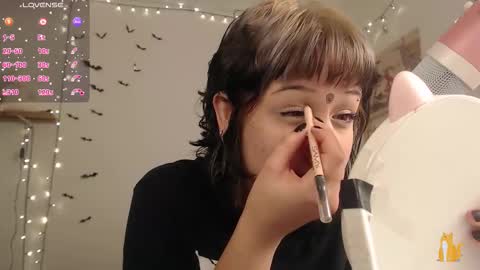 Snapshot of neurotic_witch chatting on 11/26/25, 06:14 Mar online show from 11/26/25, 06:14