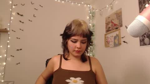 Snapshot of neurotic_witch chatting on 11/27/25, 06:04 Mar online show from 11/27/25, 06:04