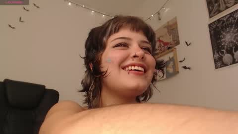 Snapshot of neurotic_witch chatting on 11/28/25, 05:54 Mar online show from 11/28/25, 05:54