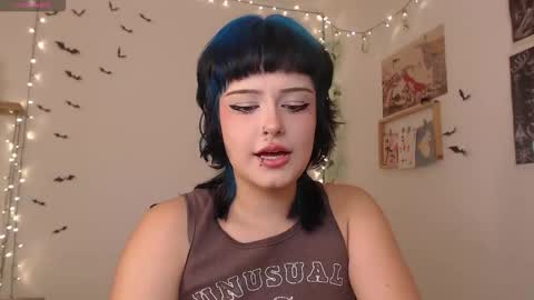 Snapshot of neurotic_witch chatting on 12/05/25, 06:11 Mar online show from 12/05/25, 06:11