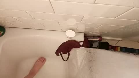 neuroticawilde online show from 12/01/25, 05:51