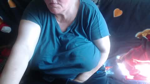 Snapshot of new_milf chatting on 06/28/26, 07:36 Lilly online show from 06/28/26, 07:36