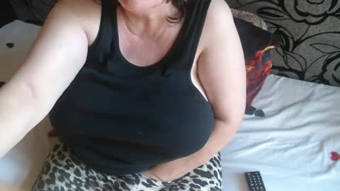 Snapshot of new_milf chatting on 07/15/26, 05:56 Lilly online show from 07/15/26, 05:56