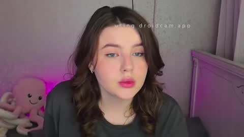 Snapshot of new_rina chatting on 09/24/25, 07:06 Rina online show from 09/24/25, 07:06