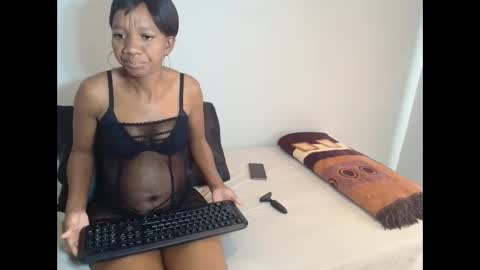 Snapshot of newbootyxx chatting on 06/10/26, 07:07 newbootyxx online show from 06/10/26, 07:07